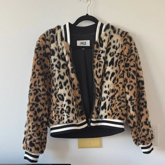 Jack by BB Dakota Leopard Print Bomber Jacket - Picture 2 of 3